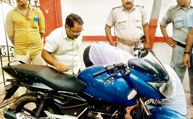 पटना : कीमती जमीन पर टांग अड़ा कर बनाया दुश्मन, शूटर गुड्डू व बबलू ने कर दी हत्या, साजिशकर्ता गिरफ्तार