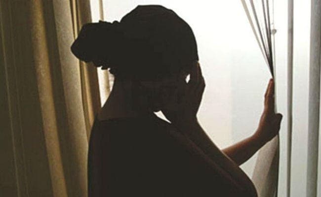 पटना संस्कृत कॉलेज : शिक्षिकाओं से अश्लील बातें करते हैं प्रधानाचार्य