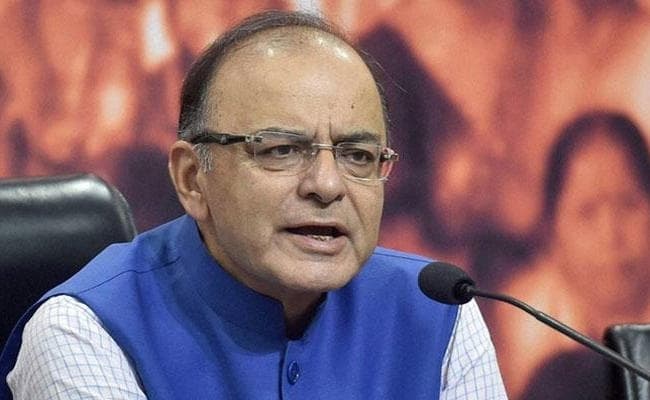 कांग्रेस पर जेटली का पलटवार, कहा : ओलांद अपनी बात ही काट रहे हैं, रिलायंस का चयन दसॉल्ट ने किया