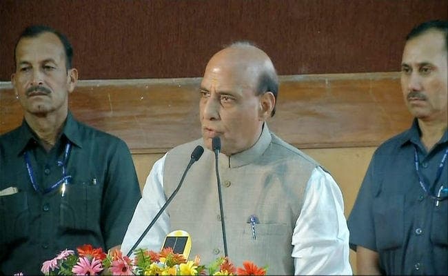 गरीबों के लिए ''मोदी कवच'' साबित होगी आयुष्मान भारत योजना : राजनाथ