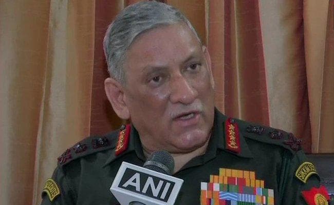 सेना प्रमुख ने पाकिस्तान को लिया आड़े हाथ, कहा - वार्ता और आतंकवाद साथ-साथ नहीं चल सकते