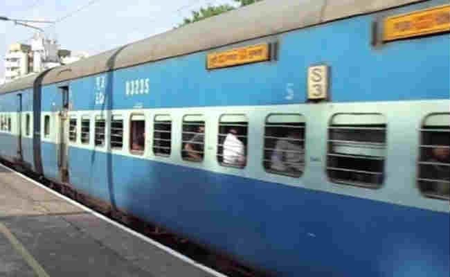 ...जब गीतांजलि एक्सप्रेस में दौड़ा करंट, बचे यात्री