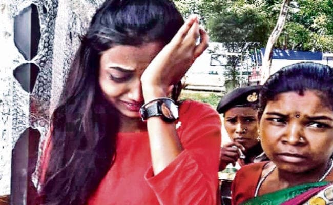 रांची : पीएम नरेंद्र मोदी से न मिल सकी, तो रोने लगी डिंपी