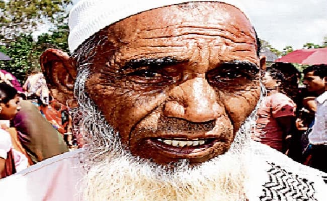 रांची : प्रधानमंत्री का भाषण सुनने के लिए दूरदराज क्षेत्रों से आये लोगों ने कहा, टेंट में नहीं मिली जगह, सड़क पर खड़े होकर सुना