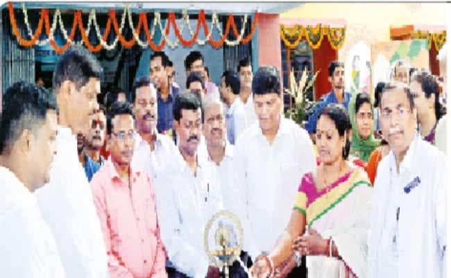 पूनम बनीं आयुष्मान भारत की पहली लाभुक, सदर में दिया बच्ची को जन्म, अस्पताल में इलाज में नहीं खर्च हुआ पैसा