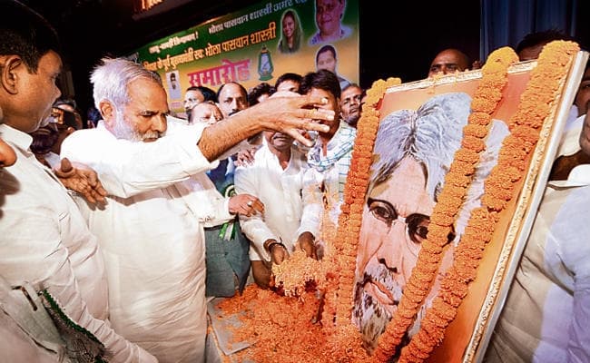 पटना : नरेंद्र मोदी पीएम रहेंगे तो लालू को जेल से नहीं निकलने देंगे : रघुवंश प्रसाद सिंह