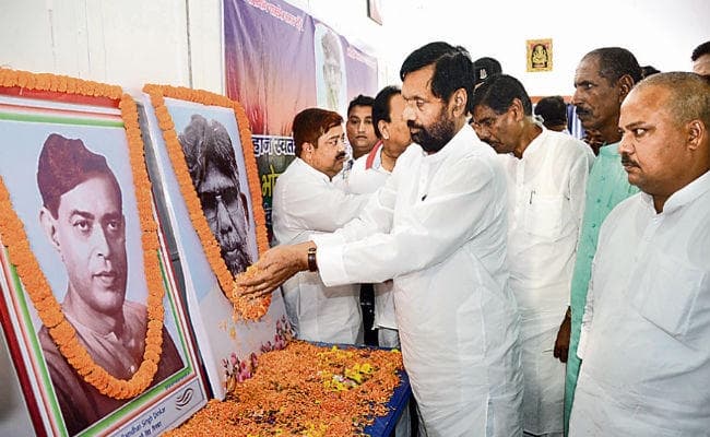 पटना : सीट शेयरिंग को लेकर हमें कोई बेचैनी नहीं : रामविलास पासवान