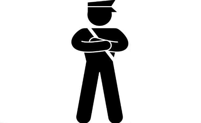 पटना : सेल्यूट और लेफ्ट-राइट करने से ज्यादा नहीं जानते निजी कंपनियों के गार्ड