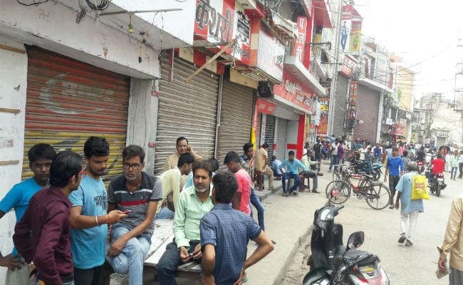 पूर्व मेयर की हत्या के विरोध में मुजफ्फरपुर में कई जगह प्रदर्शन, सरकारी कार्यक्रम भी स्थगित