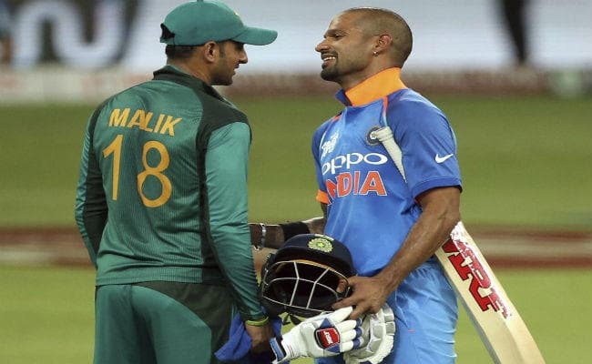 जब शोएब मलिक को फैन्‍स ने कहा ''jijju'', तो पाक क्रिकेटर ने ऐसे किया इशारा