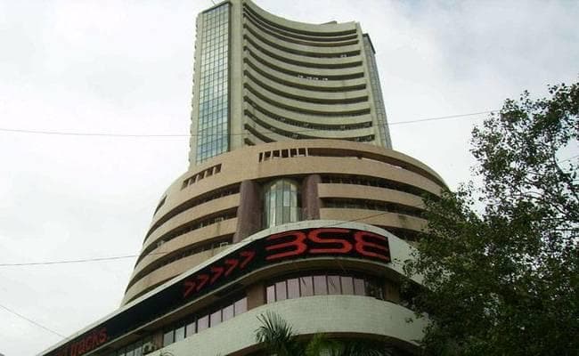 बैंक और वाहन कंपनियों के शेयरों में गिरावट से सेंसेक्स ने लगाया 537 अंक का गोता