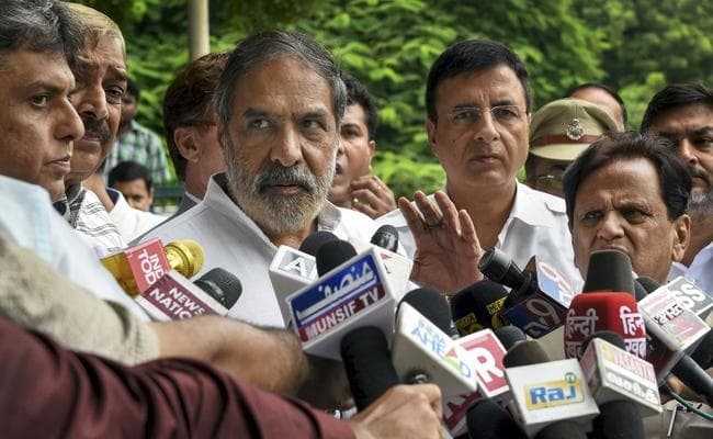 राफेल मुद्दे पर CVC से मिली कांग्रेस, कहा - सौदे में हुआ भ्रष्टाचार, प्राथमिकी दर्ज कर जांच हो