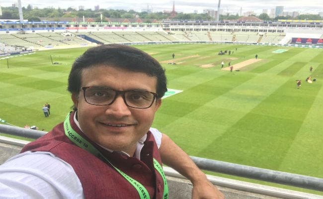 क्रिकेट कप्तान का खेल, कोच को पर्दे के पीछे रहना चाहिए : गांगुली