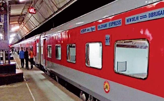 पटना : फ्लैक्सी फेयर में संशोधन की तैयारी कर रहा है रेलवे, प्रीमियम ट्रेनों में घट गये हैं यात्री