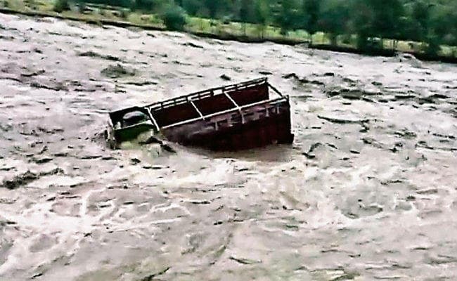 हिमाचल सहित उत्तर भारत में बारिश से भारी तबाही, 13 मरे, इन आठ राज्यों में चेतावनी