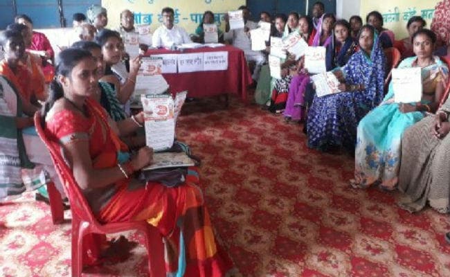 जनसंवाद : मुख्यमंत्री ने उपायुक्त को बड़कागांव-चंदौल पथ के शीघ्र मरम्मत का दिया निर्देश