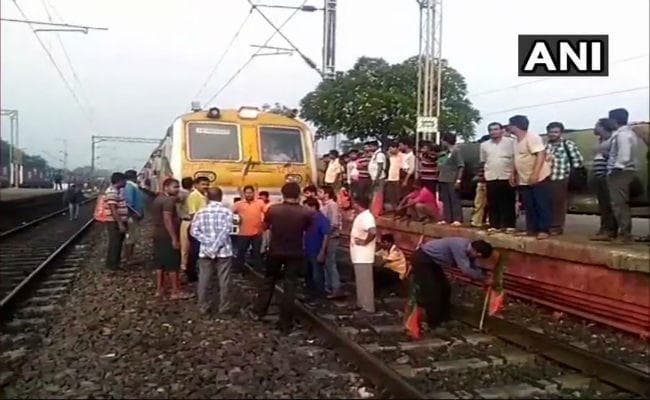 बंगाल में भाजपा का 12 घंटे का बंद : छिटपुट हिंसा, रेल यातायात बाधित, भिड़े टीएमसी और भाजपा समर्थक
