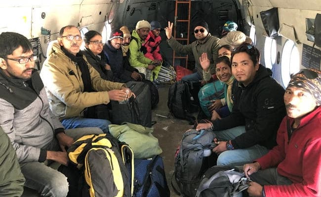 Himachal Pradesh : लाहौल एवं स्पीति में फंसे 300 लोगों को ऐसे बचाया गया