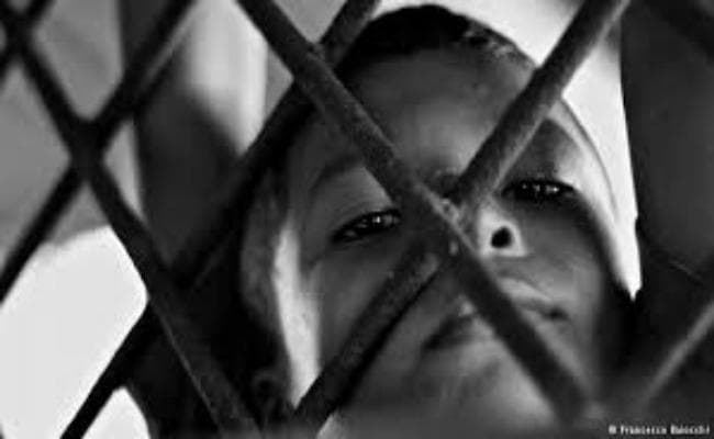 दो किशोरों ने एक बच्चे से दुष्कर्म की कोशिश की, असफल रहने पर तेजाब फेंका