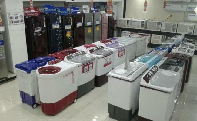 Festive Season पर एक्साइज ड्यूटी की मार, आधी रात के बाद एसी-फ्रिज समेत 19 इंपोर्टेड आइटम महंगे