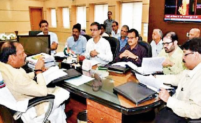 रांची : विधानसभा और हाइकोर्ट का निर्माण समय पर करें : रघुवर दास