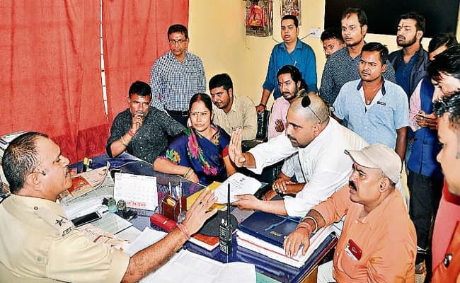 रांची : अपहृत युवती ने वाट्सएप पर भेजा शादी का पेपर, कार्रवाई के लिए लोग पहुंचे थाना