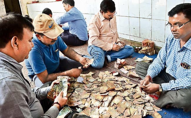 रांची पहाड़ी मंदिर : 50 हजार से अधिक के नोट खराब मिले, अभी भी 11 दान पेटियों की गिनती बाकी