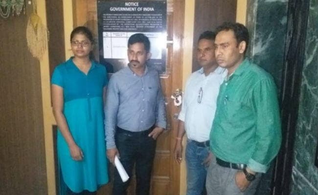 मनी लाउंड्रिंग मामले में पूर्व मंत्री एनोस और पत्नी मेनन की 5 करोड़ की संपत्ति इडी ने की जब्त, देर रात तक हुई छापेमारी