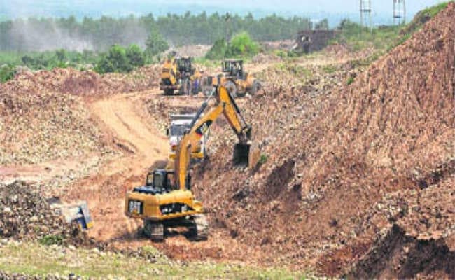 करौं प्रखंड को घोषित करें सूखाग्रस्त, बसकुपी खदान से अवैध खनन बंद करने की मांग