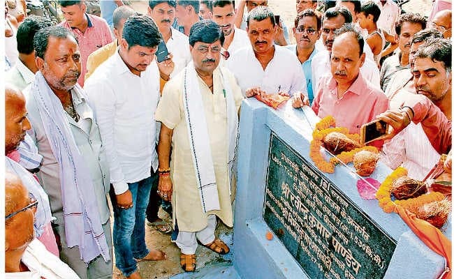 बाघमारा में विधायक ढुलू की खिसकी जमीन : रवींद्र