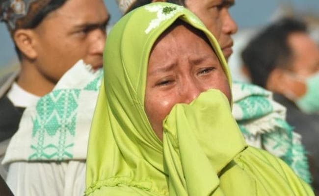 भूकंप-सुनामी से इंडोनेशिया में 48 मरे, सैकड़ों जख्मी