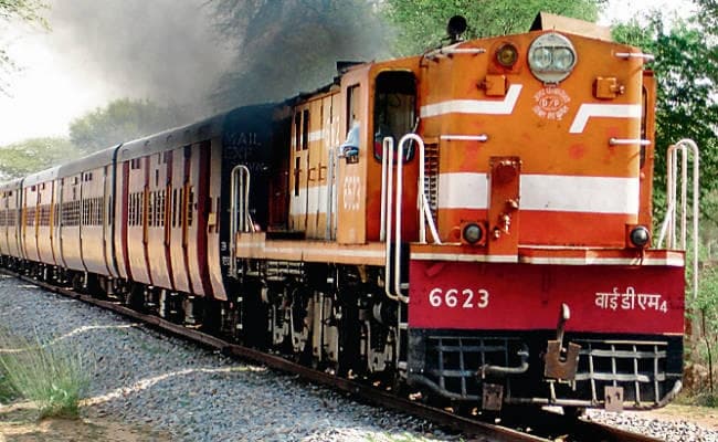 मुंगेर : विक्रमशिला बनी पहली एक्सप्रेस ट्रेन, जमालपुर स्टेशन होकर चलीं ट्रेनें