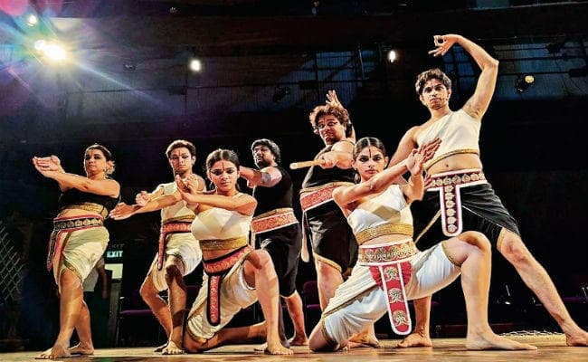 रंगमंच में अदा हो रहीं एलजीबीटीक्यूआई समुदाय के प्रति संवेदनशील भूमिकाएं