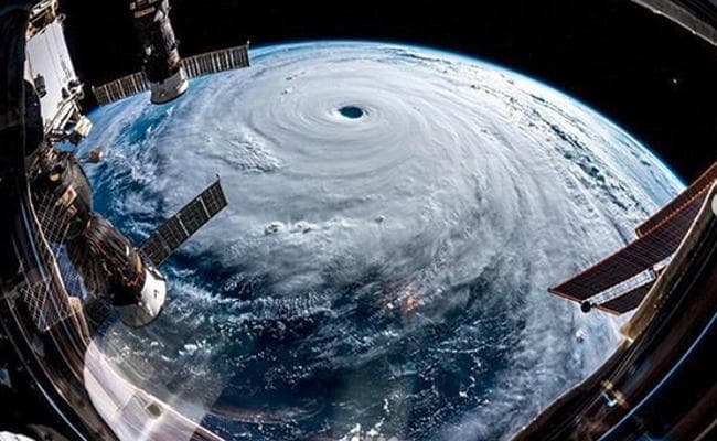 IN PICS : ‘त्रामी’ से जापान में मूसलाधार बारिश व भू-स्खलन का खतरा