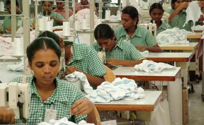 भारत में महिला और पुरुष कामगारों की इतनी कम है पगार