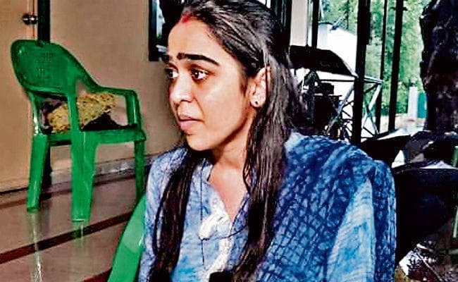 पुलिस को करना पड़ा हस्तक्षेप, सास ”हठ” टूटा : पुत्रवधु ऐश्वर्या की घर में हुई इंट्री