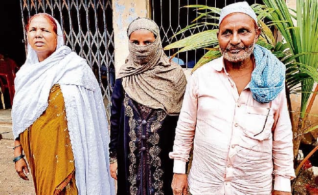 नीचे खड़ी पत्नी को मौलाना ने छत से दिया तीन तलाक