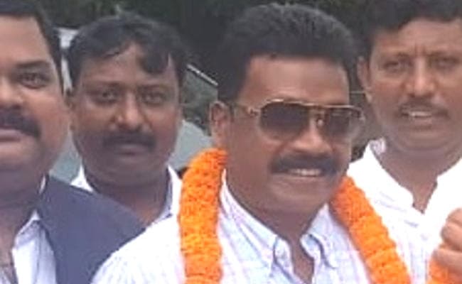 रांची के बिरसा मुंडा जेल से बाहर निकले झारखंड के पूर्व मंत्री एनोस एक्का