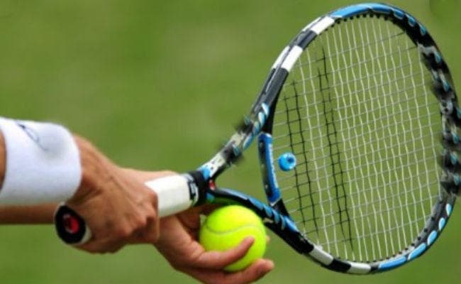 अंपायर ने ‘बॉल गर्ल'' को कहा ‘हॉट, बैन