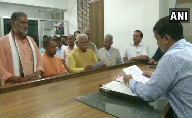 हरियाणा : CM खट्टर ने योगी आदित्यनाथ की मौजूदगी में करनाल सीट से भरा नामांकन