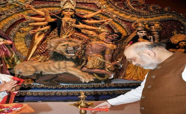 अमित शाह ने किया दुर्गा पूजा पंडाल का उद्घाटन, ममता पर बोला हमला