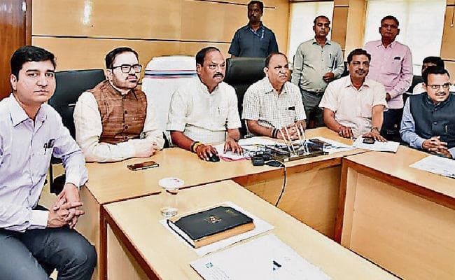 रांची : सेवा देनेवाले भी कर्ता ऐप में रजिस्टर करायें : रघुवर दास