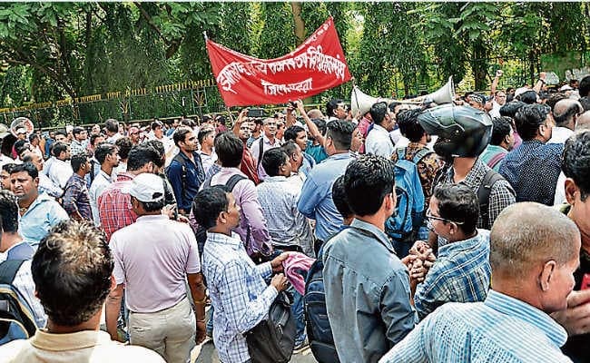 राजस्वकर्मी नहीं पहुंच सके सीएम आवास