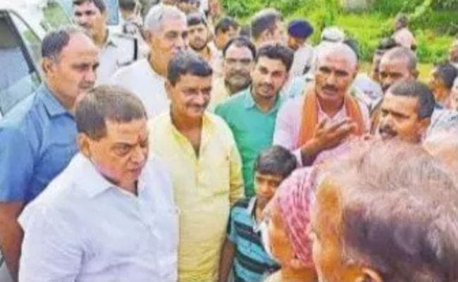 पीड़ितों की मदद को सरकार तैयार : नीरज