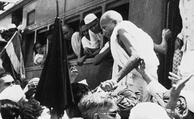 VIDEO : जसीडीह स्टेशन पर हुआ महात्मा गांधी पर हमला, तो अहिंसा के पुजारी बापू ने दिया ये जवाब