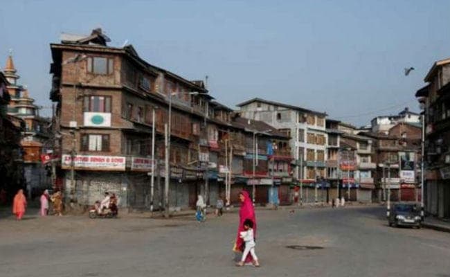 जम्मू में विपक्षी नेताओं ने पाबंदियां हटने का किया दावा