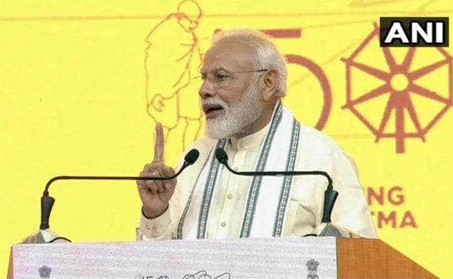 PM मोदी ने की घोषणा- खुले में शौच से मुक्त हो गया भारत