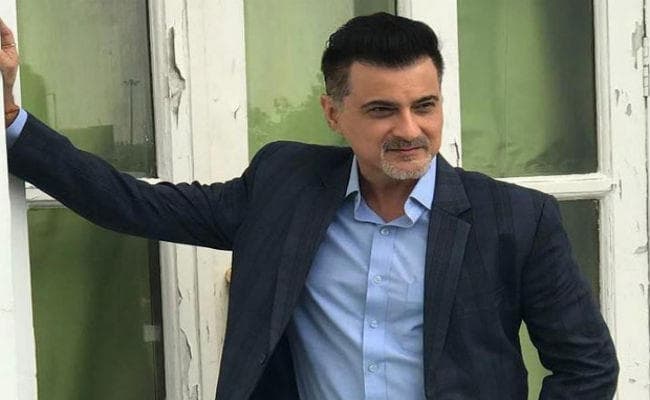 Interview: आप जीवनपर्यंत नायक नहीं रह सकते : संजय कपूर