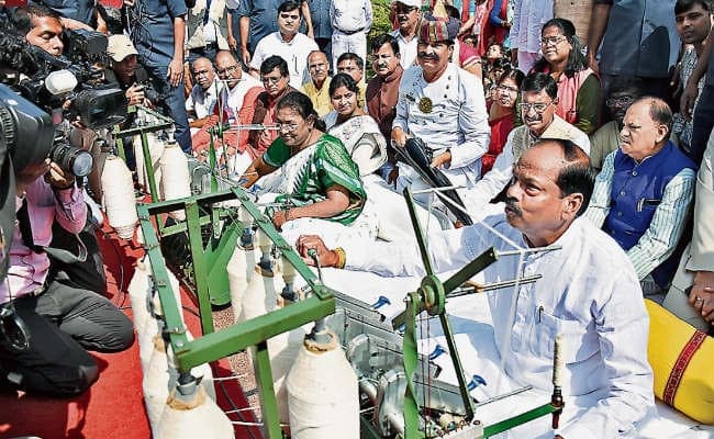 रांची : गांधीजी ने पूरी दुनिया को सत्याग्रह व अहिंसा का मार्ग दिखाया : रघुवर दास