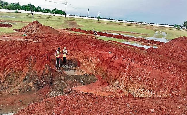 देवघर : बालू के अभाव में एम्स बिल्डिंग का निर्माण कार्य रुका